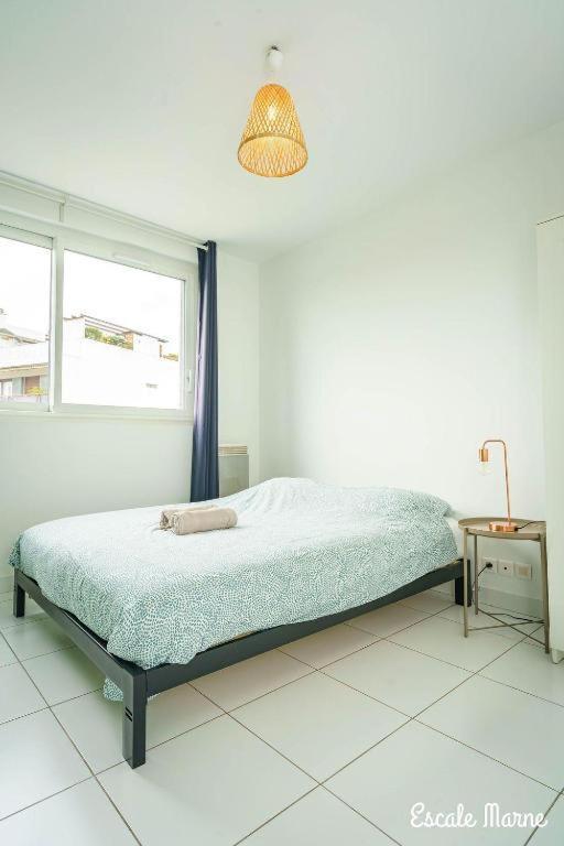 Escale-Marne Fr - 202 - Free Parking - Free Luggage Storage - All Equipped - Linen Included - Washing Machine - 10Mn Walk Metro 8 - Rer A - Panoramic View - From 1 To 14 Guests Maisons-Alfort Rom bilde