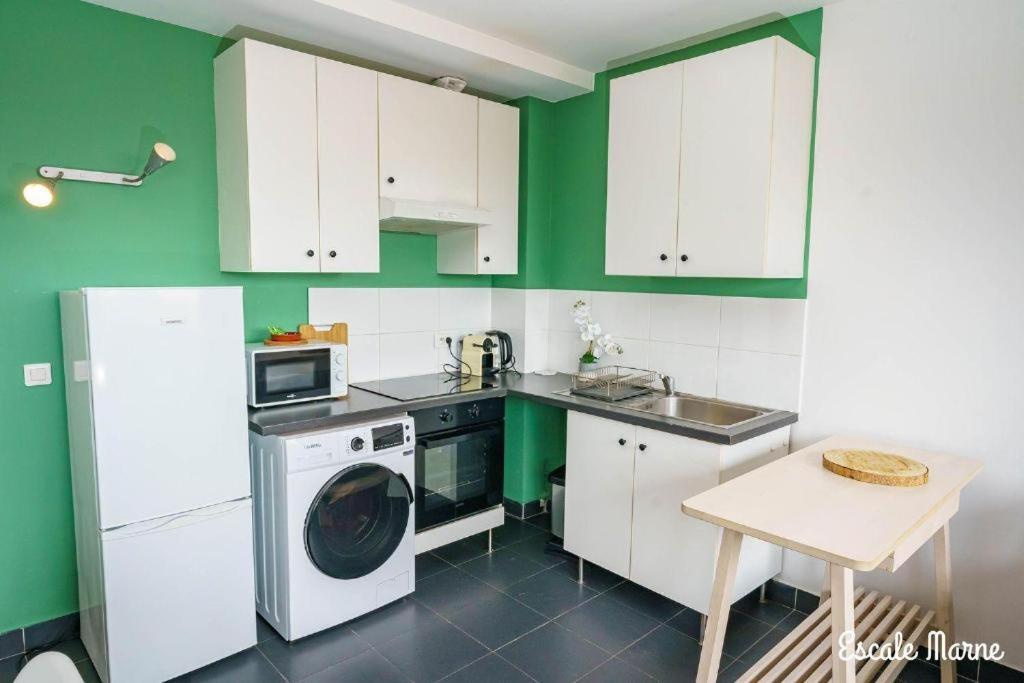 Escale-Marne Fr - 202 - Free Parking - Free Luggage Storage - All Equipped - Linen Included - Washing Machine - 10Mn Walk Metro 8 - Rer A - Panoramic View - From 1 To 14 Guests Maisons-Alfort Rom bilde