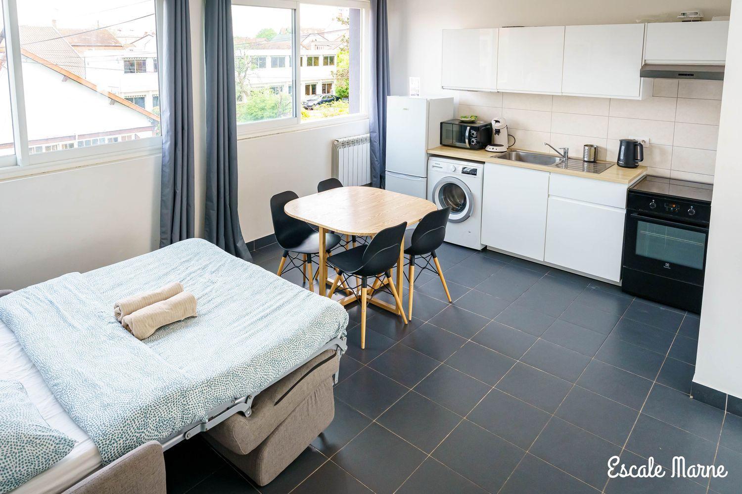 Escale-Marne Fr - 202 - Free Parking - Free Luggage Storage - All Equipped - Linen Included - Washing Machine - 10Mn Walk Metro 8 - Rer A - Panoramic View - From 1 To 14 Guests Maisons-Alfort Rom bilde