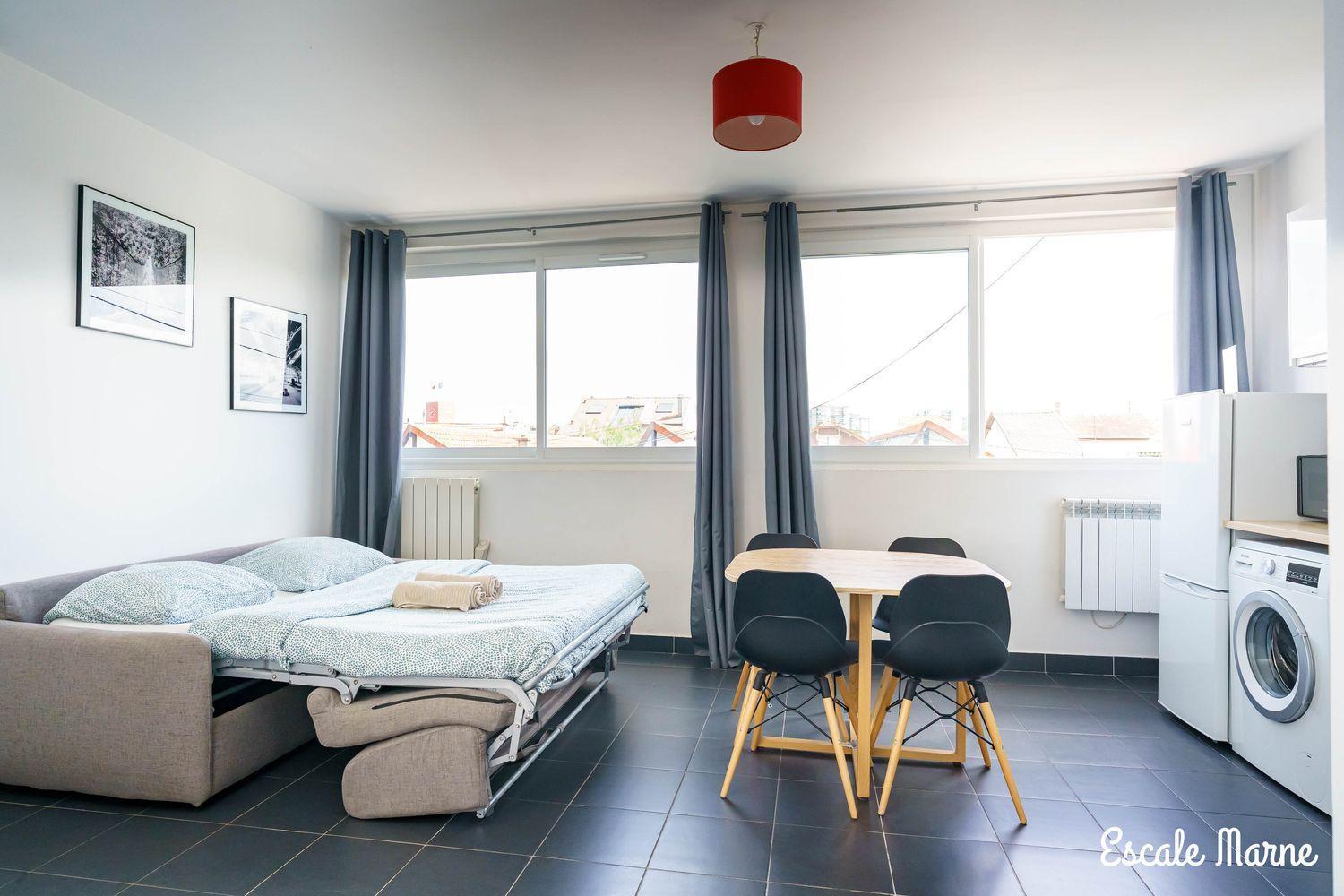 Escale-Marne Fr - 202 - Free Parking - Free Luggage Storage - All Equipped - Linen Included - Washing Machine - 10Mn Walk Metro 8 - Rer A - Panoramic View - From 1 To 14 Guests Maisons-Alfort Rom bilde